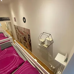  Apartamento Cozy Appartm With + Airport/city Center Connection
