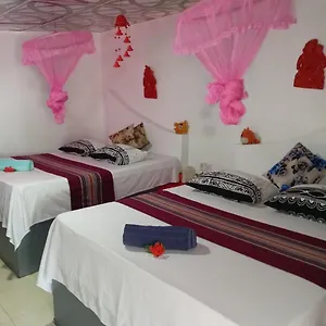 https://near-the-canal-homstay.kandyhotelsnow.com